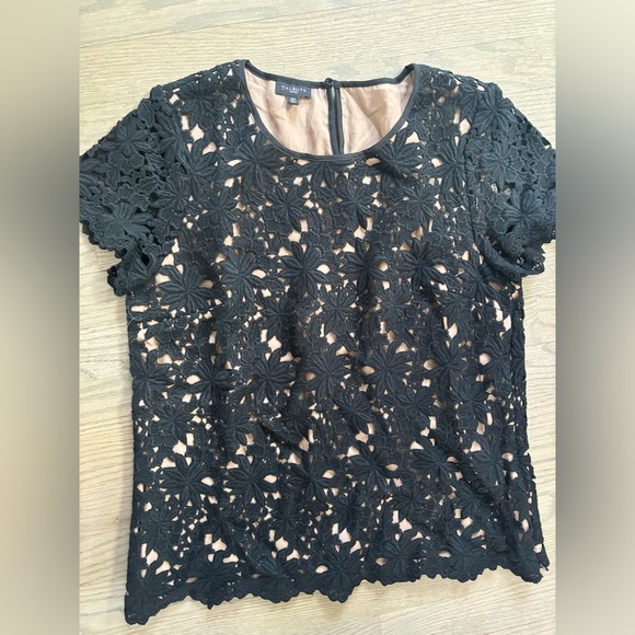 Talbots Black Floral Lace Top size Women’s 10p NWOT lace overlay blouse - Picture 3 of 5